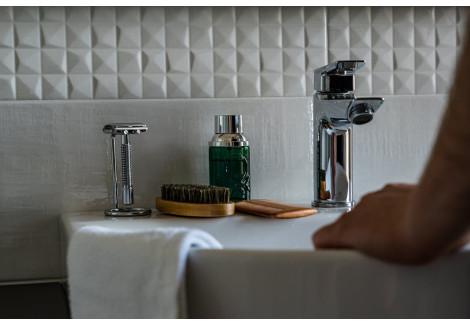 Zapach sukcesu: Jak dobrać wodę po goleniu do pory roku i okazji?