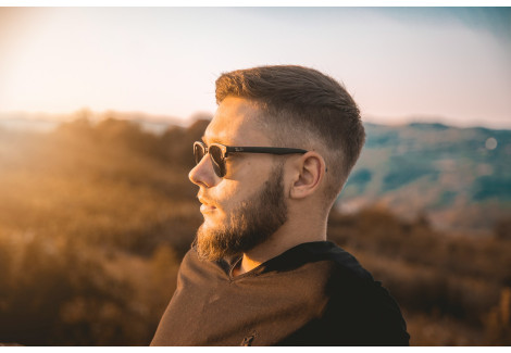 Jesienna pielęgnacja męskiej skóry i zarostu – jak uniknąć przesuszenia, podrażnień i utraty blasku?